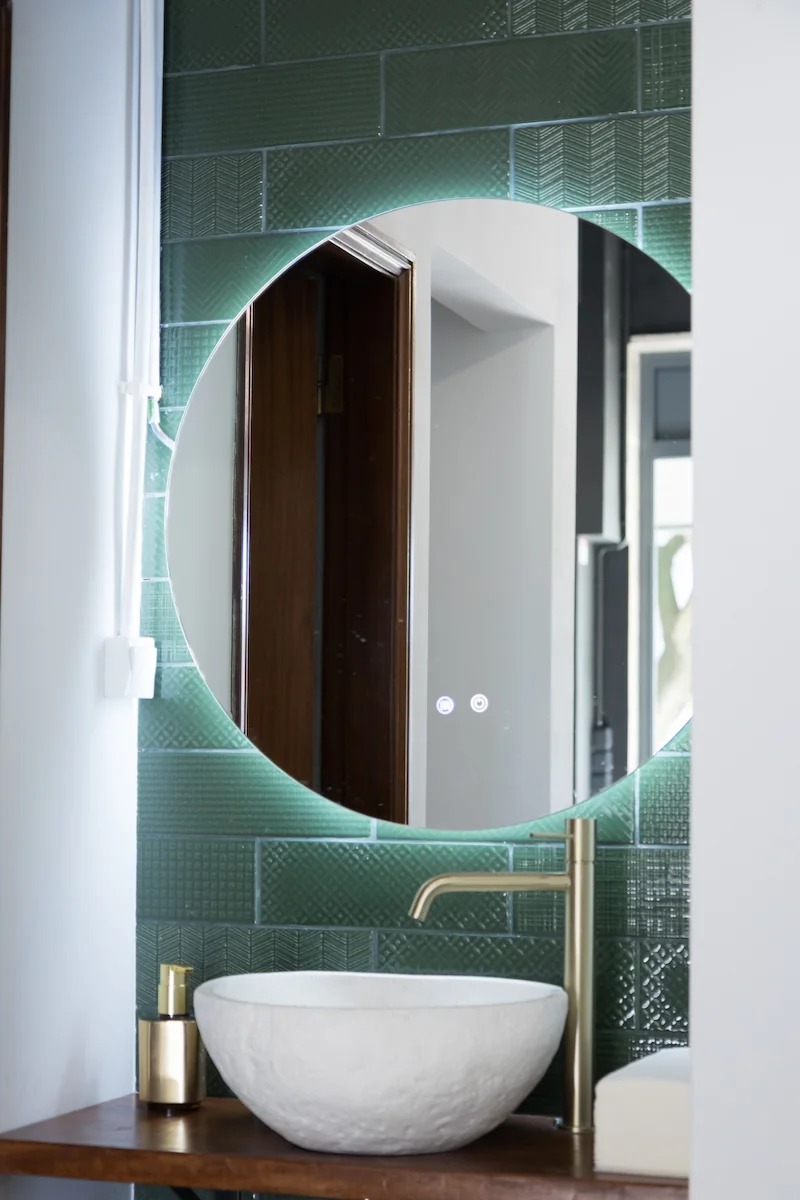 Lavatório com design moderno na Escape